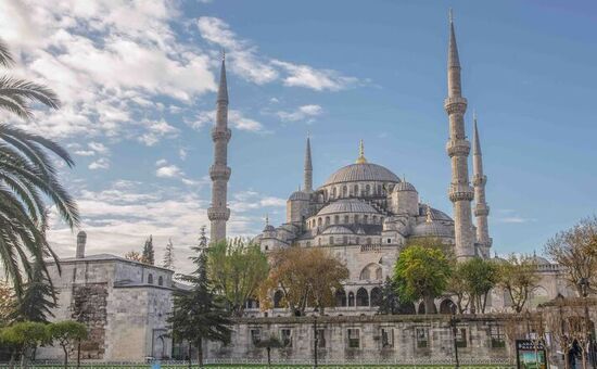 İSTANBUL TARİHİ YARIMADA TOPKAPI-AYASOFYA-YEREBATAN-SULTANAHMET-GÜLHANE TURU 17 MAYIS 2025