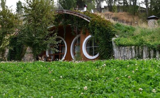 GÜNÜBİRLİK ORMANYA HOBBİT EVLERİ, MAŞUKİYE, SAPANCA TURU 9 KASIM 2025