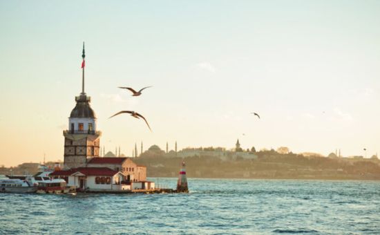 ANNELER GÜNÜNE ÖZEL BOĞAZDA TEKNE TURU-ORTAKÖY-VENEZİA OUTLET AVM