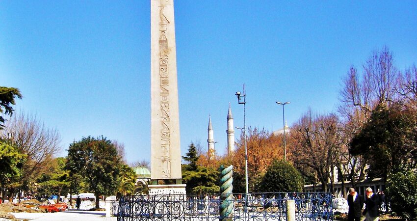 İSTANBUL TARİHİ YARIMADA TOPKAPI-AYASOFYA-YEREBATAN-SULTANAHMET-GÜLHANE TURU 26 EKİM 2024