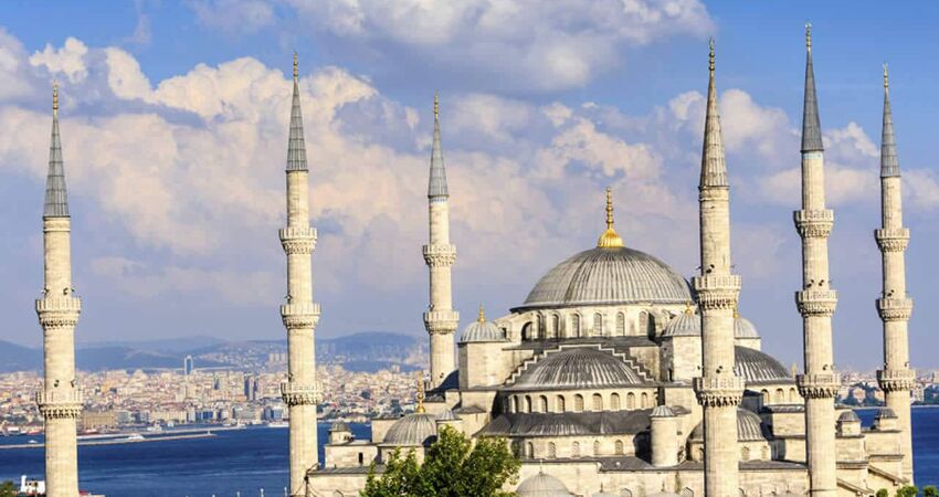 İSTANBUL TARİHİ YARIMADA TOPKAPI-AYASOFYA-YEREBATAN-SULTANAHMET-GÜLHANE TURU 26 EKİM 2024