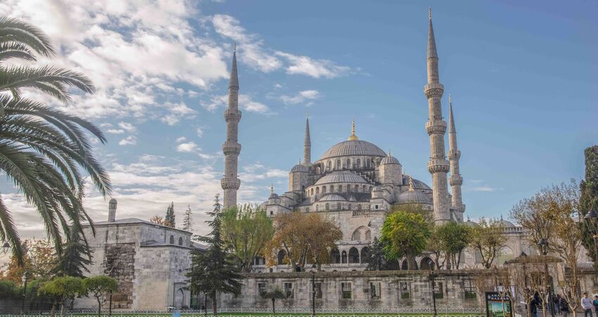 İSTANBUL TARİHİ YARIMADA TOPKAPI-AYASOFYA-YEREBATAN-SULTANAHMET-GÜLHANE TURU 17 AĞUSTOS 2025