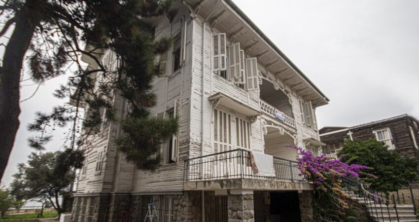 GÜNÜBİRLİK ÖZEL TEKNE İLE İSTANBUL ADALAR  (BÜYÜKADA-HEYBELİADA) VE EMİNÖNÜ TURU 07 EYLÜL 2025