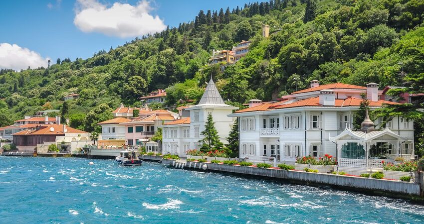 GÜNÜBİRLİK ÖZEL TEKNE İLE İSTANBUL ADALAR  (BÜYÜKADA-HEYBELİADA) VE EMİNÖNÜ TURU 07 EYLÜL 2025