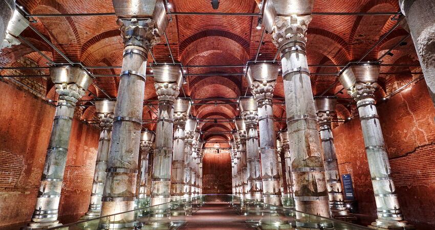 İSTANBUL TARİHİ YARIMADA TOPKAPI-AYASOFYA-YEREBATAN-SULTANAHMET-GÜLHANE TURU 29 HAZİRAN 2025