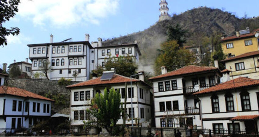 YEDİGÖLLER-ABANT-MUDURNU-GÖYNÜK-TARAKLI TURU 25-26 EKİM 2025