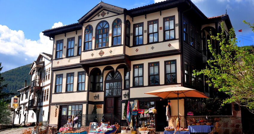 YEDİGÖLLER-ABANT-MUDURNU-GÖYNÜK-TARAKLI TURU 25-26 EKİM 2025