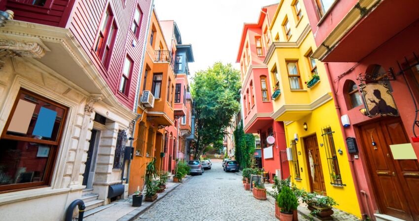 GÜNÜBİRLİK ÜSKÜDAR-KUZGUNCUK-BEYLERBEYİ SARAYI TURU 19 EKİM 2025