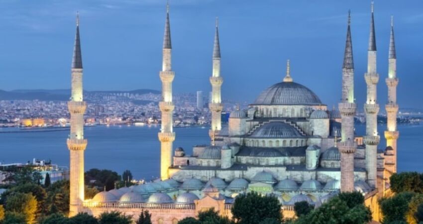 RAMAZAN'A ÖZEL İSTANBUL BOĞAZ’DA TEKNEDE İFTARLI ÇAMLICA & HABABAM SINIFI TURU