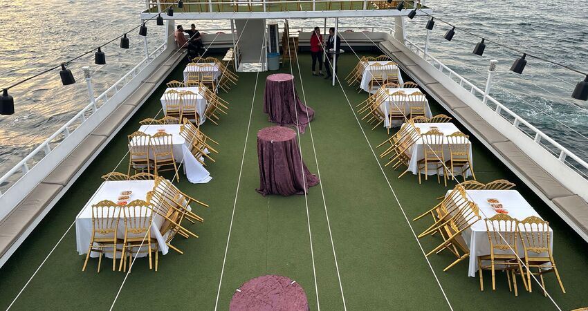 ANNELER GÜNÜNE ÖZEL BOĞAZDA TEKNE TURU-ORTAKÖY-VENEZİA OUTLET AVM