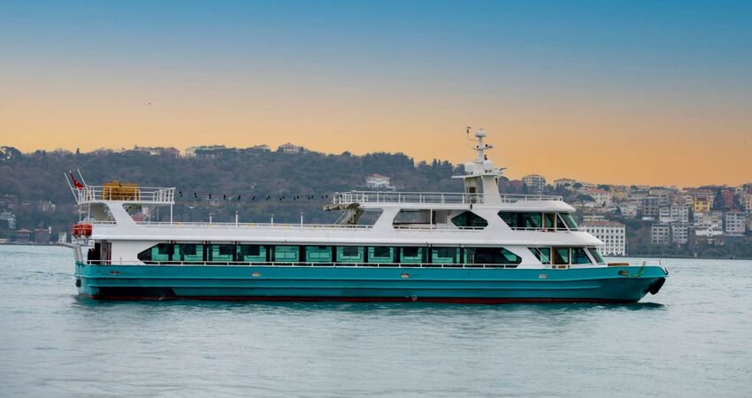 ANNELER GÜNÜNE ÖZEL BOĞAZDA TEKNE TURU-ORTAKÖY-VENEZİA OUTLET AVM